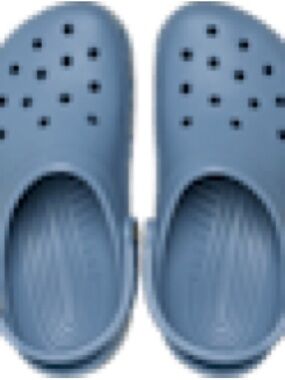 CROCS Classic Clog in Dusty Blue